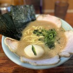 萬家 - 中チャーシュー麺＋味玉