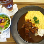 桃源台ビューレストラン - ビーフシチューオムライス（1650円）