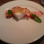 ビストロ・アロンジー - ランチ・・・デセールは、ヌガーグラッセにチュイールと苺添え