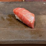 鮨裕 - 本鮪 中トロ♪(夏鮪の酸味と冬鮪の脂乗りの間の程良い逸品♪）