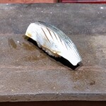 鮨裕 - 小鰭♪キリリと江戸前の二枚目♪