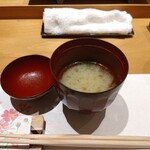 鮨裕 - 味噌汁♪仄かな甘さが秀逸♪