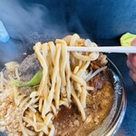 RAMEN HITONI YASASHIKU - 【ﾆﾎﾞﾀﾞｸ豚ﾗｰﾒﾝ＝極太麺】