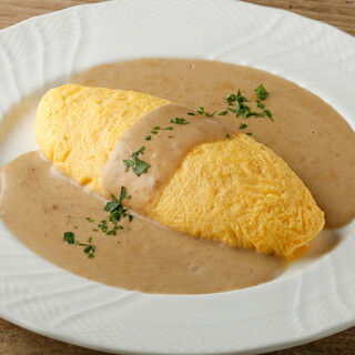 【人気の名物料理】フォアグラオムレツポルチーニクリームソース