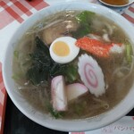 中華レストランバンバン - 料理写真:カニカマが目立つが、五目ラーメン(塩味)！