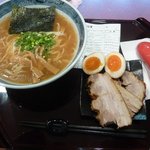 麺や　亀 - ラーメン（並）＋チャーシュー＋玉子