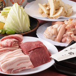 Sumibiyakinikutsuruhachi - 独自のルートによって、採算度外視のコスパを実現
                       
                      
                      12品が食べ放題の「肉29コース 」
