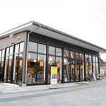 パークカフェ - 京都水族館と梅小路蒸気機関車館とをつなぐロケーション
