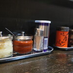 漢 - 卓上にある調味料