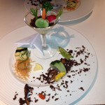 ややダイニング - 前菜、紙飛行機を取りました