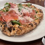 ピッツェリア ファッブリカ 1090 - 生ハムとルッコラ　1750円