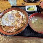 かどや食堂 - カツは厚く普通でもボリュームありました