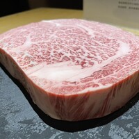 肉割烹ふたご 北新地店 - 熊本　和王牛リブロース