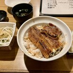 田なかや - サラダも結構美味しい