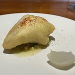 馳走西健一 - ◎泳がせエボダイのベニエの衣のフリット、茹で卵&玉葱&ケイパーのタルタル、焼きペコロス添え