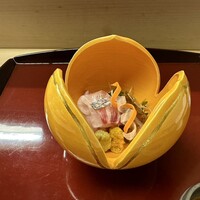 赤坂 菊乃井 - 明石天然鯛　うおぜ　山葵　菊花酢漬け