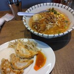 濃口背脂味噌らーめんと餃子 大福帳 - 