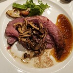 267636853 - 季節のきのこソースの横に、和風ソースも添えてもらいました