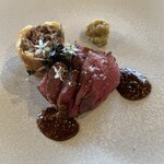 hape - 経産牛のもも肉の焼物、 すね肉のミンチパイ、茄子のラタトゥイユ