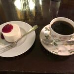 宮越屋珈琲 - 料理写真:ケーキセット