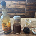 ひらりん - 左からウスター　オリジナル　醤油　岩塩
オリジナルソースで食べるキャベ千が最高でした♪