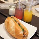 Bánh Mì Hồng Hoa - 