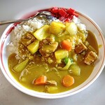 Kikuei Shokudo - The yellow "curry" has a nostalgic flavor that is just as it looks, and it's quite addictive. In Miyako Island, yellow curry often includes bell peppers, which makes me want to try adding them myself (◔‿◔)♪