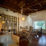 Miite Cafe - 店内はこんな感じです。素敵の一言です。