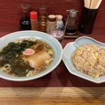 園春 - 半チャ半ラーメン¥850(税込)
