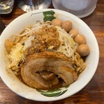 雷 本店 - 野菜少なめでも食べ応え十分