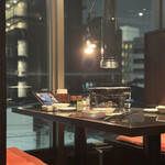 焼肉ホルモン ほるまさ 船橋 - 窓際テーブル席