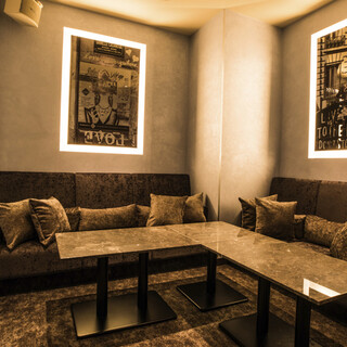 THE PUBLIC RED AKASAKA_2