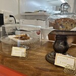 レ・カドゥ・サンセ - お持ち帰りした季節のタルト　栗と柿のタルト　バナナも美味しそうだけど苦手なんです(＞人＜;)