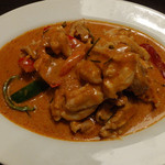 ティーヌン - 鶏肉のレッドカレーペースト炒め