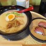 神戸牛らーめん　八坐和 - 八坐和セット(ラーメンと肉寿司、写ってないけどぼっかけご飯も付きます)　　1980円(税込)