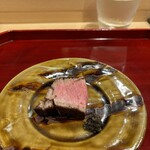 銀座 きた川 - 飛騨牛フィレ肉　外カリッと中はじゅーしーで柔らか
      生胡椒をペーストにして燻製にしたもの