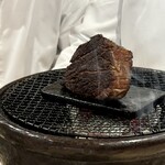 銀座 きた川 - 玉鋼で焼いた飛騨牛の飛び牛フィレ