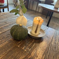 aru - 店内脇テーブル