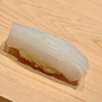 鮨 めい乃 - 墨烏賊です。塩と酢橘でいただきました