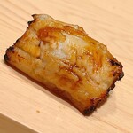 鮨 めい乃 - 対馬の焼き穴子。あらいさん同様、アッツアツの仕上がりです