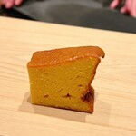 鮨 めい乃 - シェリー酒でアルコール入りのフルーツケーキのような味わいの玉子。でも中身は山芋と芝海老の正統派です