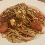ハシモト - フレッシュトマトとモッツァレラのトマトソース