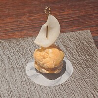 YAKITORI 燃 es - 鶏のリエットのシュー挟み