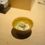 焼鳥 おみ乃 - 柿の白和　ルッコラ