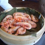 家全七福酒家 SEVENTH SON RESTAURANT - あわびのコース②蒸したてのエビから、湯気が・・・