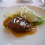 家全七福酒家 SEVENTH SON RESTAURANT - あわびのコース⑤あわびの盛り付け一人1個です（2009年）