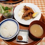 洋食勝井 - 海老フライ定食。梅干しも旨い！