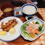 洋食勝井 - ヒレカツの代打に海老フライ。