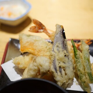 釜あげうどん はつとみ_1