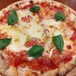 イタリアンバルカリーノ - コースのピッツァ。マルゲリータ
